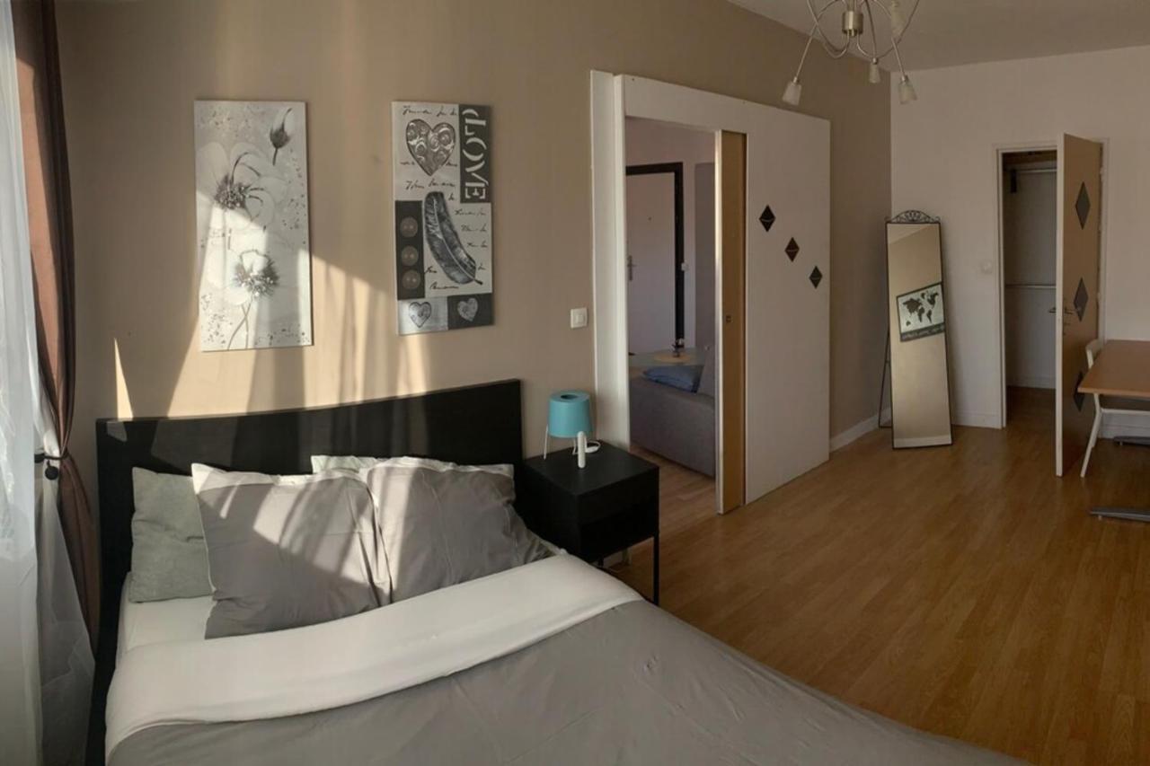 וילאורבן Le Richelieu Comfortable 1 Bedroom Apartment Gratte-Ciel District מראה חיצוני תמונה
